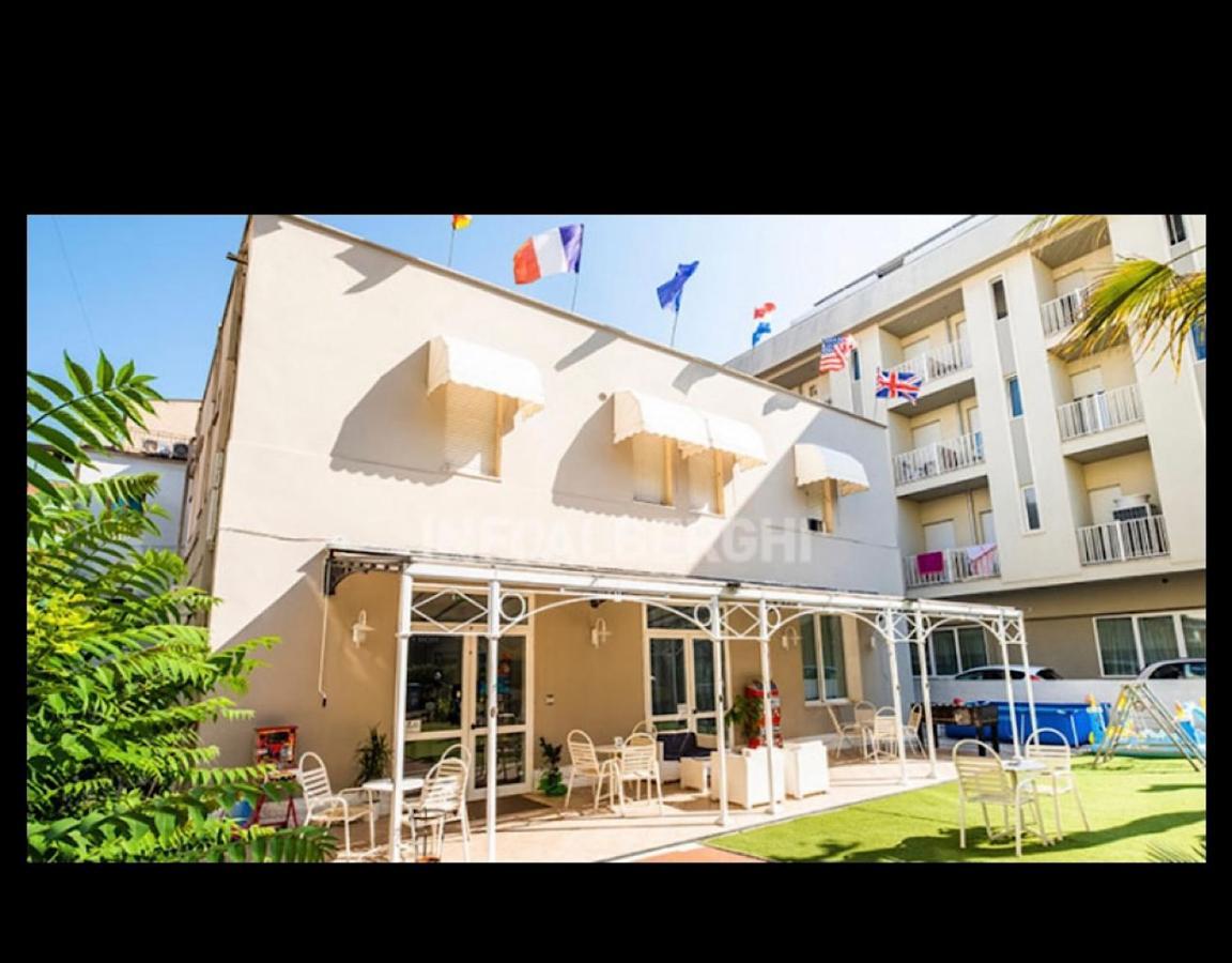 Hotel Silvana Beach Rimini Eksteriør billede