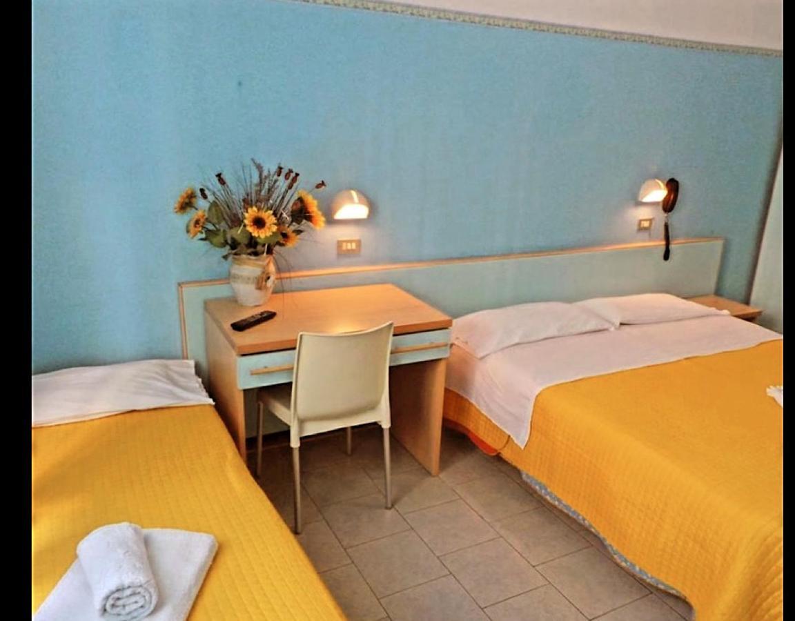 Hotel Silvana Beach Rimini Eksteriør billede