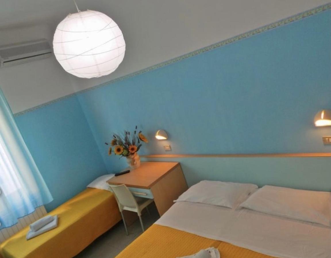 Hotel Silvana Beach Rimini Eksteriør billede