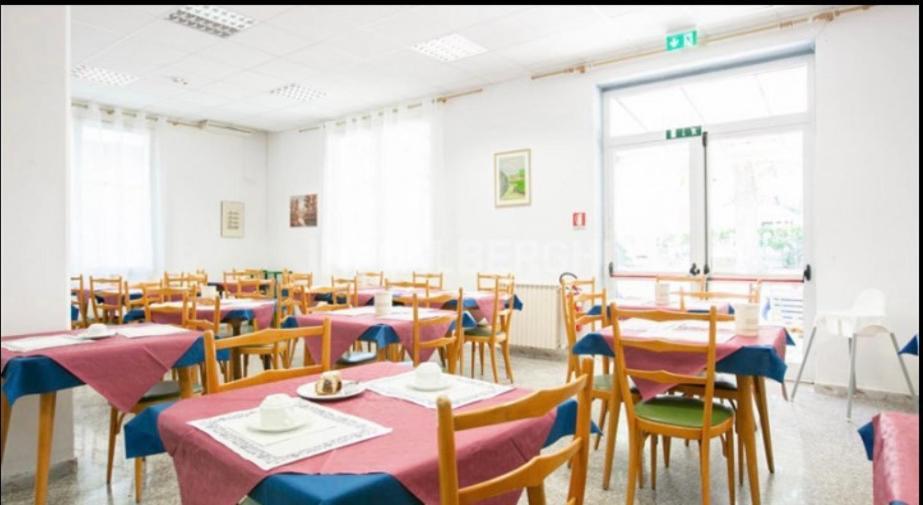 Hotel Silvana Beach Rimini Eksteriør billede